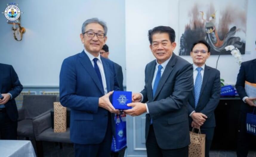 シハヌークビル港湾公社訪問