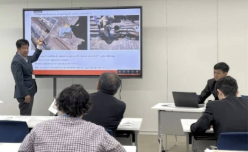 阪神港でのシハヌークビル港湾公社職員への研修